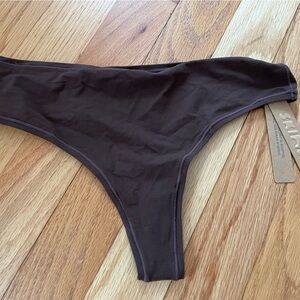 Skimms Fits Everybody Thong NWT